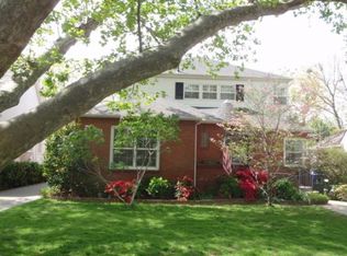 2772 Land Park Dr, Sacramento, CA