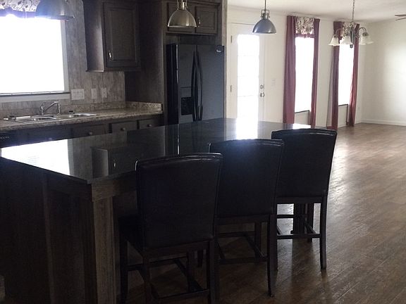 5th image of 11 Willow Ln