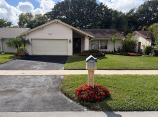 10522 Greenbriar Ct, Boca Raton, FL 33498