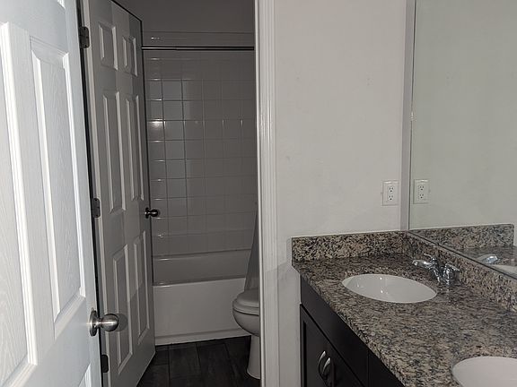 5th image of 2968 Boating Blvd