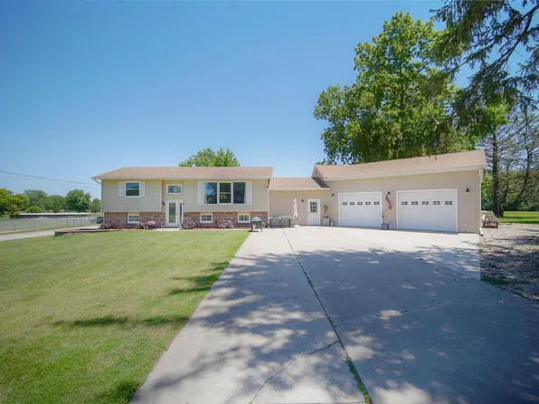 1113 State St, Ackley, IA 50601