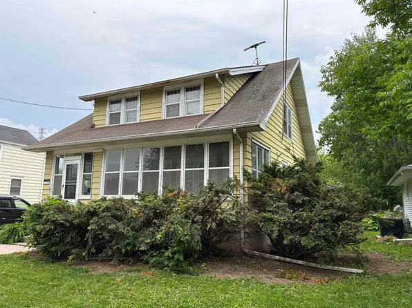 121 Kaukauna St, Menasha, WI 54952