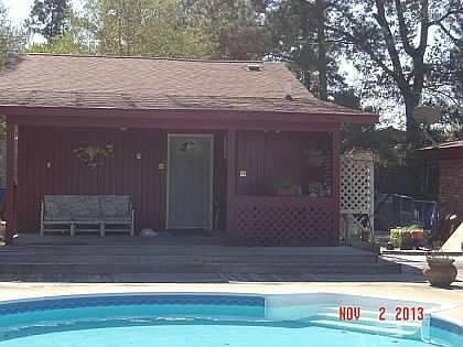 Cottage located behind main house private parking and entrance