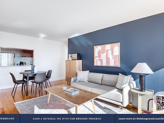 4th image of 235 W 48th St APT 41C