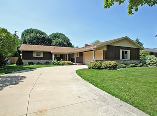 1701 S Seminole Rd, Appleton, WI 54914