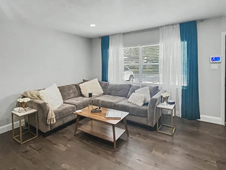 1204 E Lambright St #3 — Photo 1