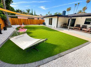 6737 Blewett Ave, Van Nuys, CA 91406