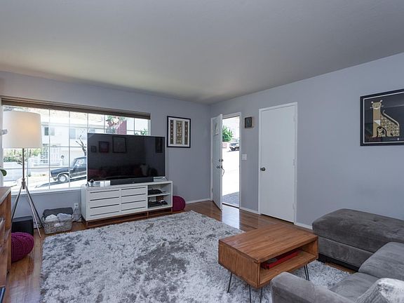3rd image of 1223 Alicante Dr