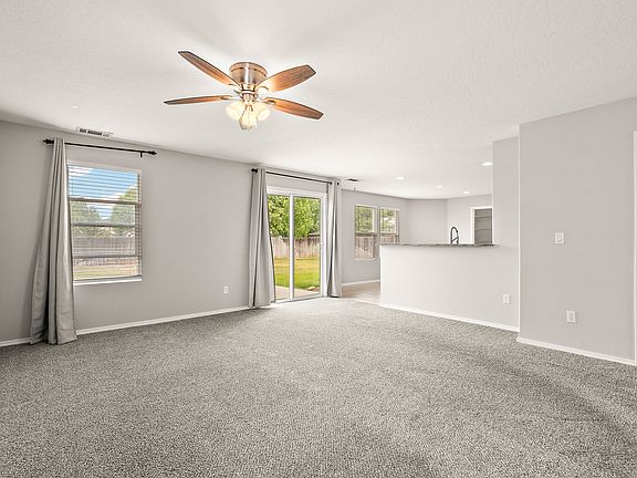 2nd livingroom