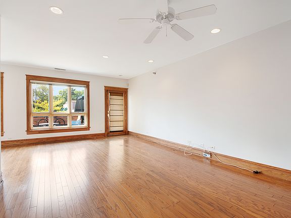 4th image of 690 Vernon Ave #690