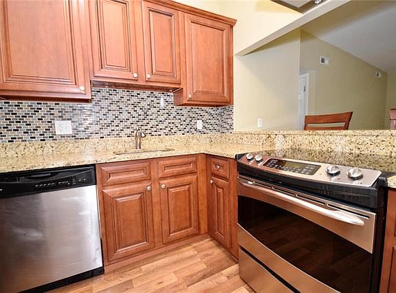 3rd image of 3115 Edwards Pl APT 303
