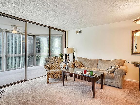 5th image of 1024 N Utah St APT 327