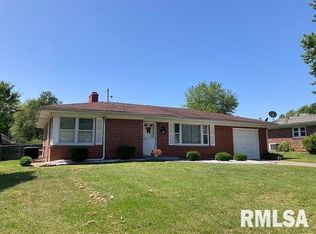 1703 W Hendrickson St, Marion, IL 62959