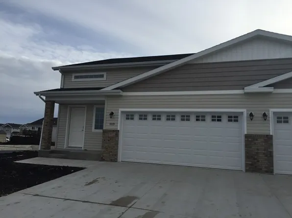 1019 29th Ave W, West Fargo, ND 58078