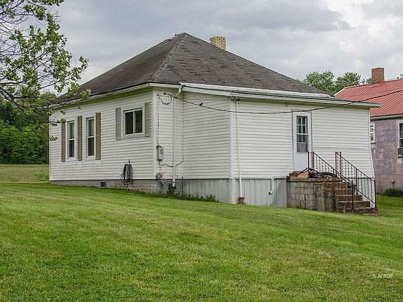 3rd image of 15906 Main St