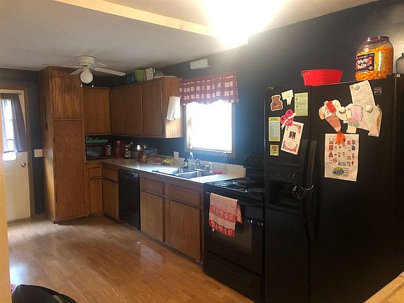4th image of 816 N 4th St