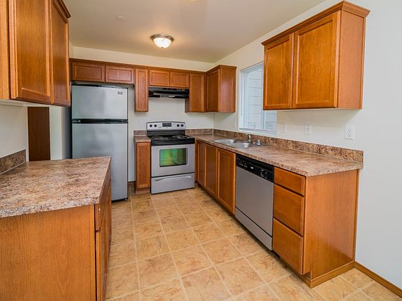 3rd image of 3100 71st Ave NE Unit B