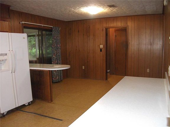 3rd image of 1540 Payne Ave