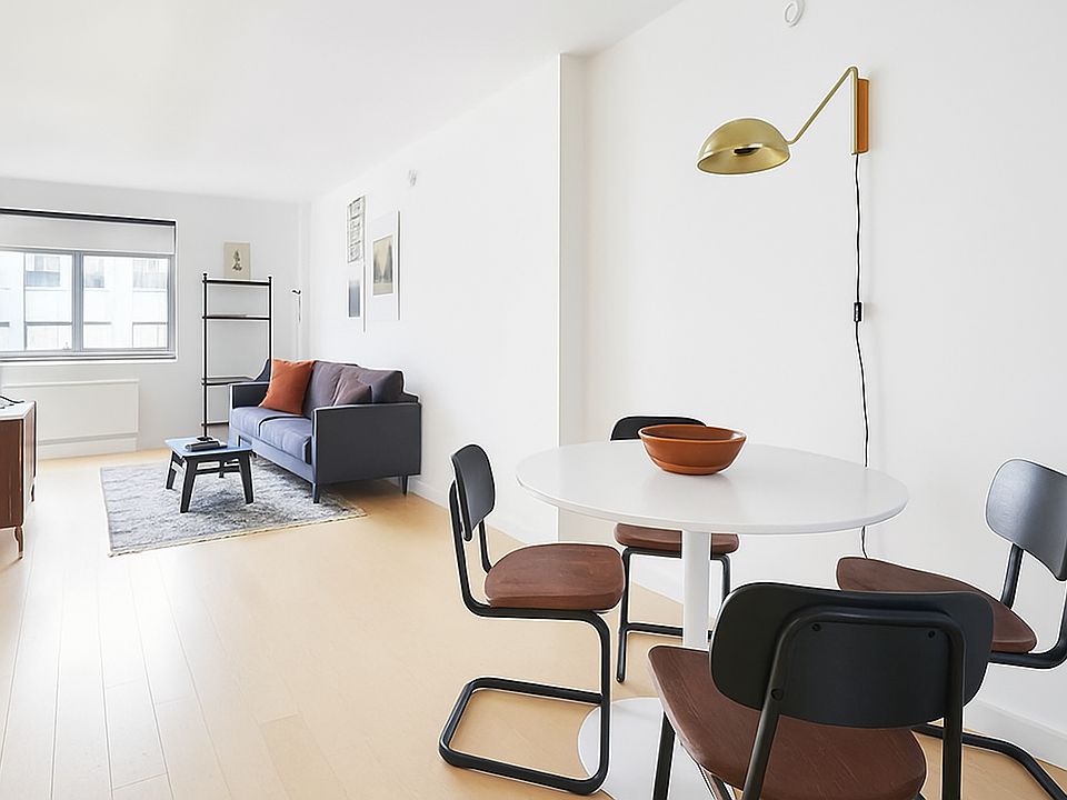 2nd image of 222 E 39th St APT 6G