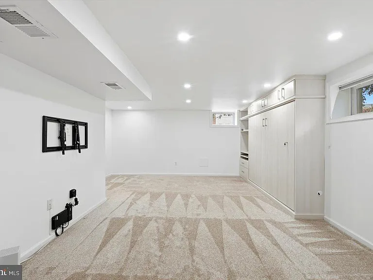 1008 Bashford Ln — Photo 30