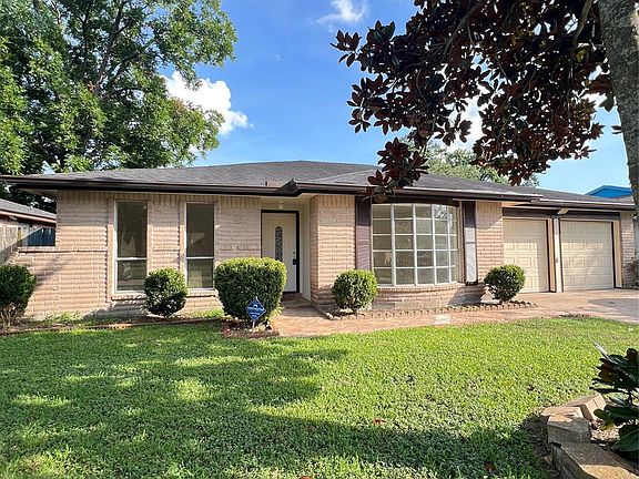 3rd image of 218 La Fonda Dr
