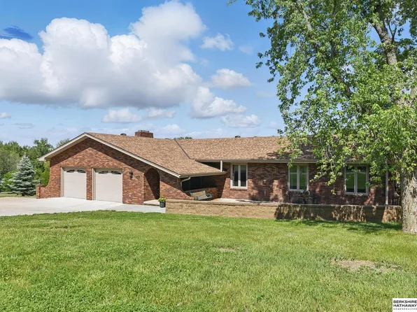 17819 Nicholas Rd, Plattsmouth, NE 68048