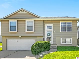 2202 N 166th St, Omaha, NE 68116