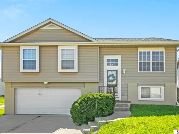 2202 N 166th St, Omaha, NE 68116