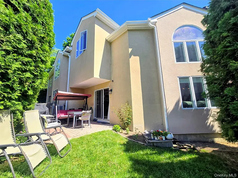 100 Chateau Ln #39 — Photo 1