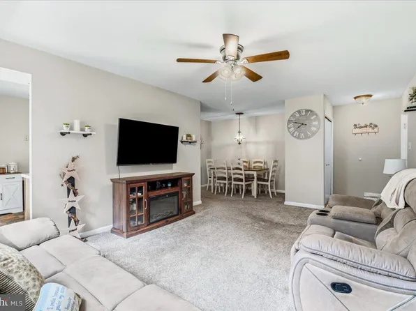 200 Chapel Ct Unit 105, Walkersville, MD 21793