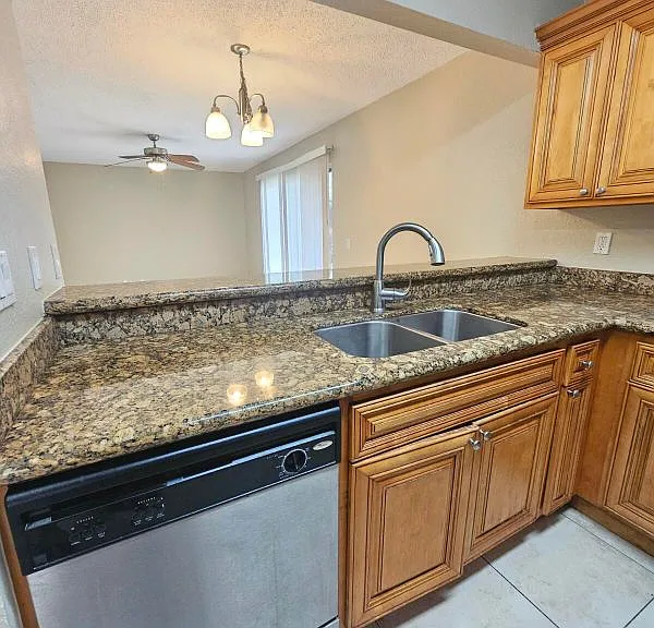 1561 Windorah Way #A — Photo 5