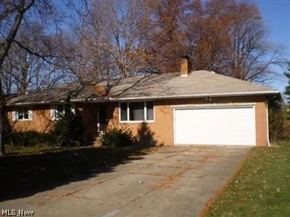 5761 Darrow Dr, Seven Hills, OH 44131