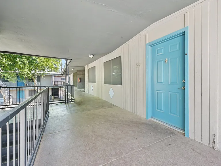 Cornell Apartments — Photo 11
