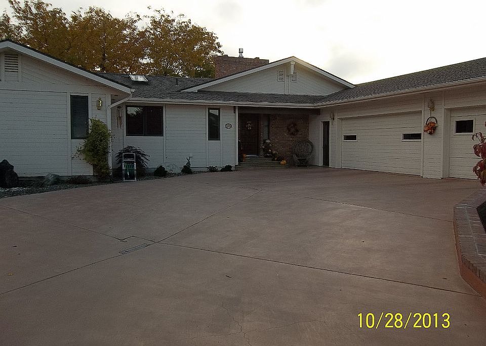 2nd image of 4074 Fairway Dr