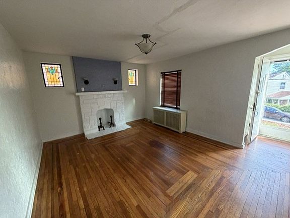 5th image of 222 Wainwright Ave