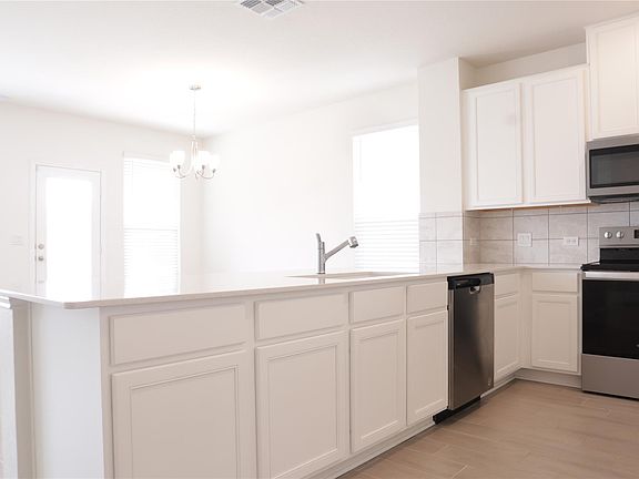 4th image of 8111 Marigny Way