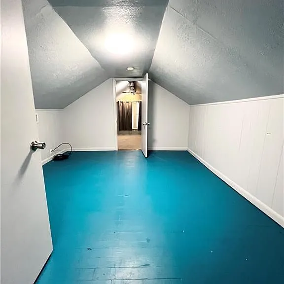 629 W Henrietta Ave — Photo 22