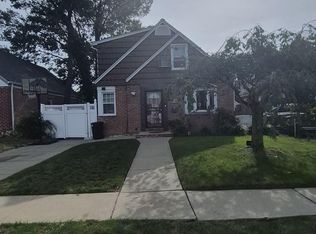 204 Wellington Rd, Elmont, NY 11003