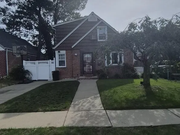 204 Wellington Road, Hempstead, NY 11003