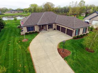 8589 S 68th St, Franklin, WI 53132