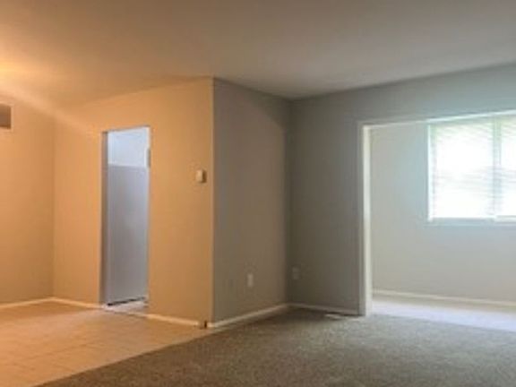 3rd image of 5306-5308 Hamilton Ave #5308-1B