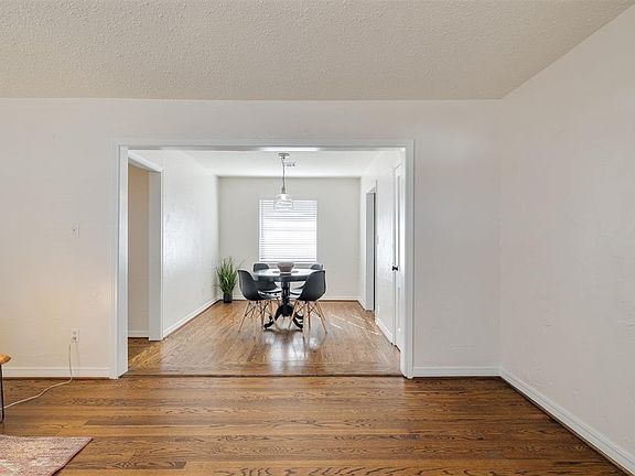 4th image of 1820 Andover Ct