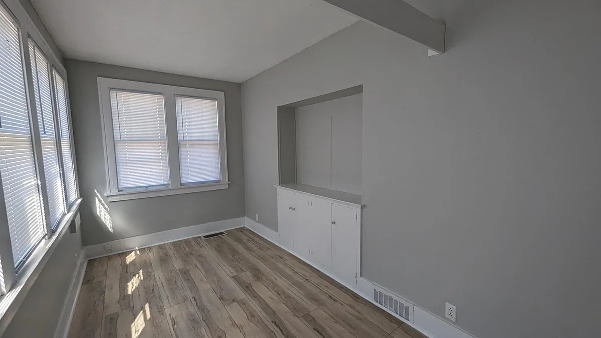 Property Photo - 838 E 3rd St #1