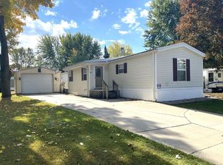 108 Flora Way, Clintonville, WI 54929