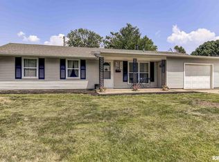 78 Downing Dr, Chatham, IL 62629