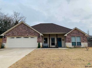 805 E Hubbard St, Lindale, TX 75771
