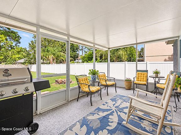 2nd image of 4611 SE 32nd Pl