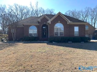 17550 Clearview St, Athens, AL 35611