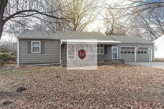 3 bed, $1,595 — Photo 1