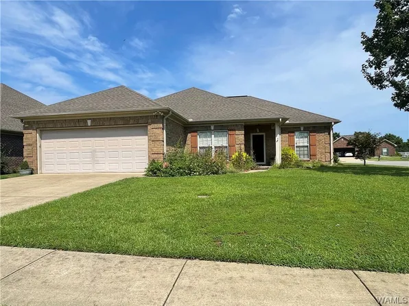 3729 Old Barn Ln, Northport, AL 35473